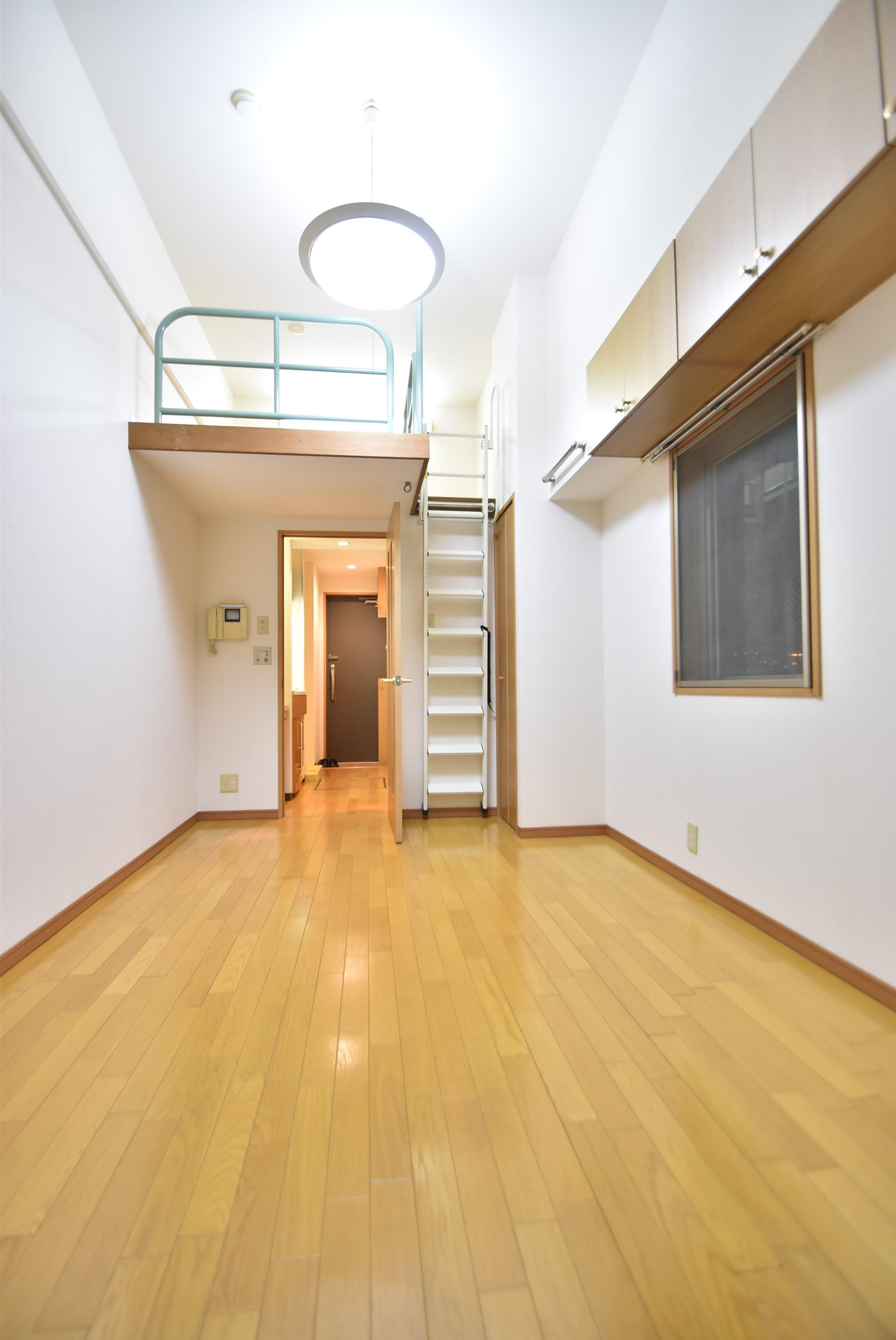 大阪市都島区片町２丁目の賃貸マンションのエントランス