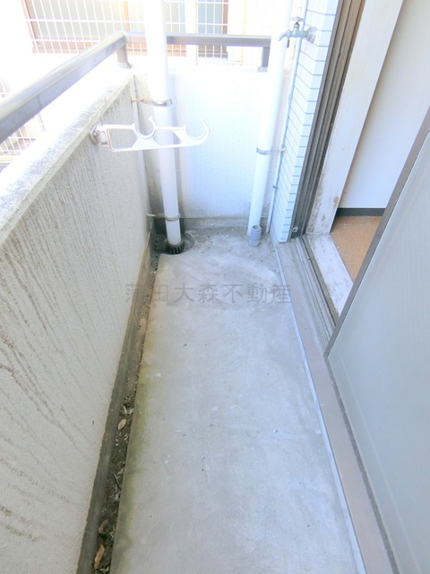 スカイコート蒲田のバルコニー|物干し金具付きバルコニー