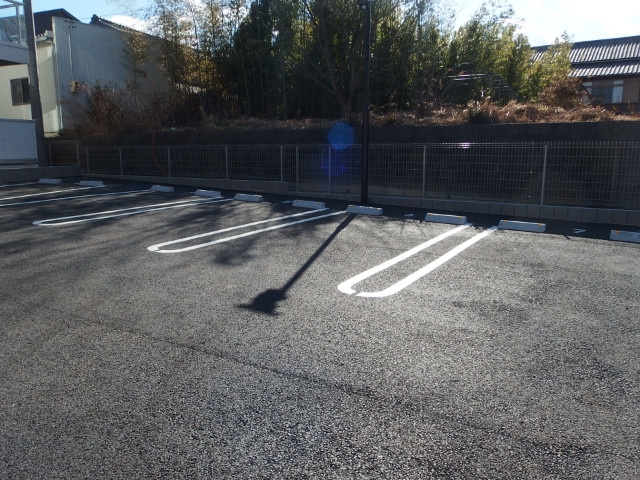 アルシオーネの駐車場