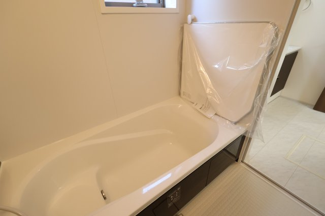 《仲介手数料無料》浦和区皇山町6-9新築一戸建てリーブルガーデンの浴室