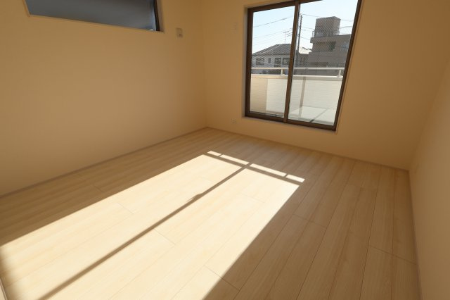 《仲介手数料無料》浦和区皇山町6-9新築一戸建てリーブルガーデンの洋室