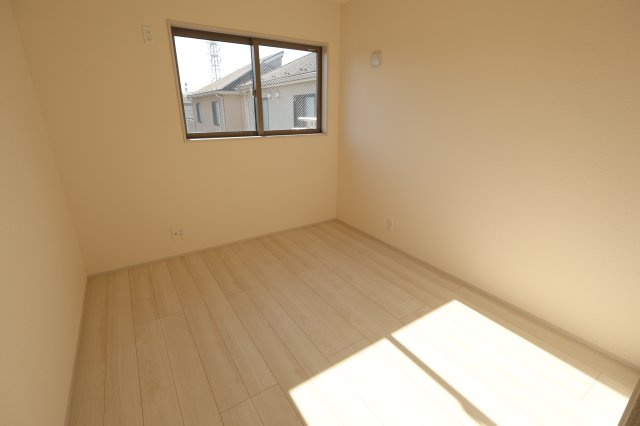 《仲介手数料無料》浦和区皇山町6-9新築一戸建てリーブルガーデンの洋室