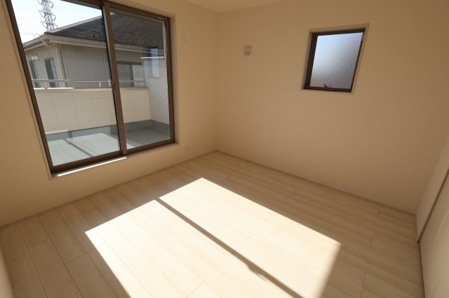 《仲介手数料無料》浦和区皇山町6-9新築一戸建てリーブルガーデンの洋室