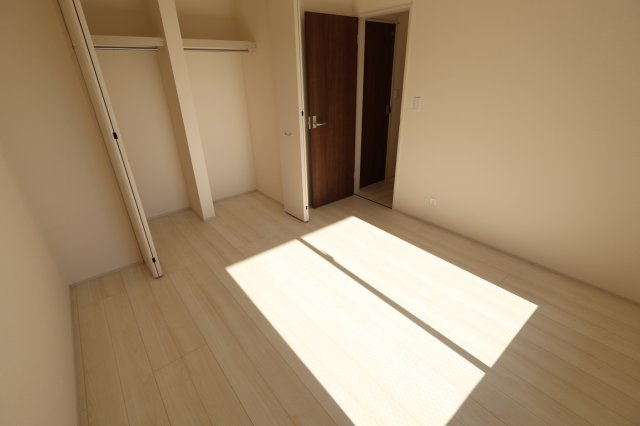 《仲介手数料無料》浦和区皇山町6-9新築一戸建てリーブルガーデンの洋室