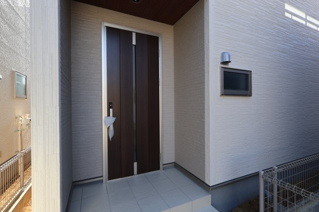 《仲介手数料無料》浦和区皇山町6-9新築一戸建てリーブルガーデンの玄関