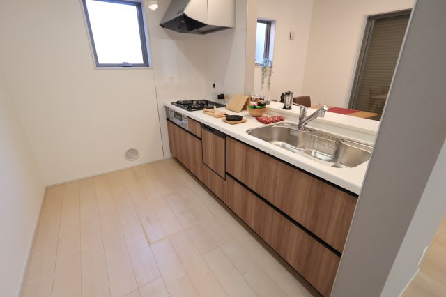 《仲介手数料無料》浦和区皇山町6-9(3号棟)新築一戸建てリーブルガーデンのキッチン