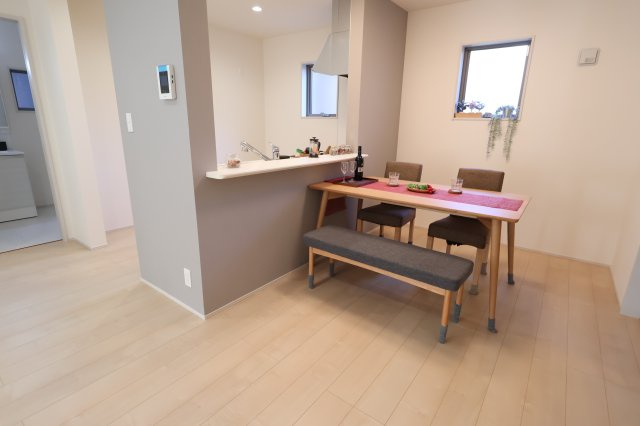 《仲介手数料無料》浦和区皇山町6-9新築一戸建てリーブルガーデンの居間・リビング