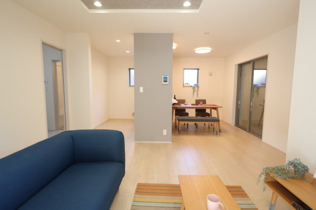《仲介手数料無料》浦和区皇山町6-9(3号棟)新築一戸建てリーブルガーデンの居間・リビング