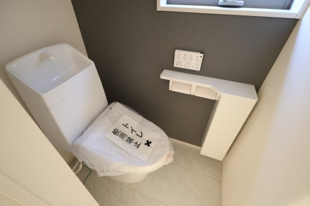《仲介手数料無料》浦和区皇山町6-9(3号棟)新築一戸建てリーブルガーデンのトイレ