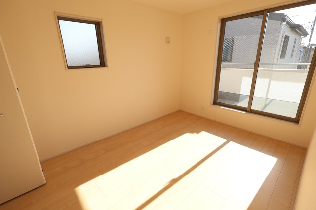 《仲介手数料無料》浦和区皇山町6-9新築一戸建てリーブルガーデンの洋室