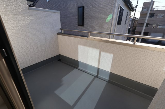 《仲介手数料無料》浦和区皇山町6-9新築一戸建てリーブルガーデンのバルコニー