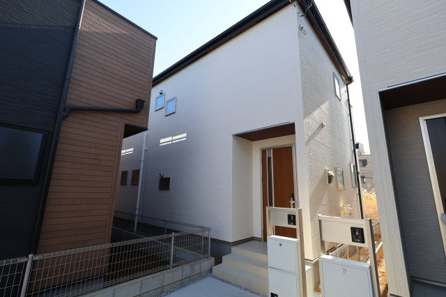 《仲介手数料無料》浦和区皇山町6-9新築一戸建てリーブルガーデンの外観