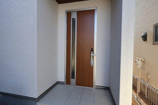 《仲介手数料無料》浦和区皇山町6-9新築一戸建てリーブルガーデンの玄関