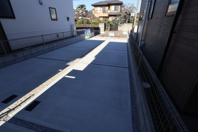 《仲介手数料無料》浦和区皇山町6-9(3号棟)新築一戸建てリーブルガーデンの駐車場