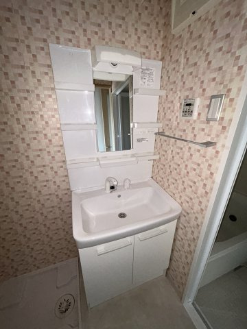 Jackson Street　521の独立洗面台|独立洗面化粧台が付いています