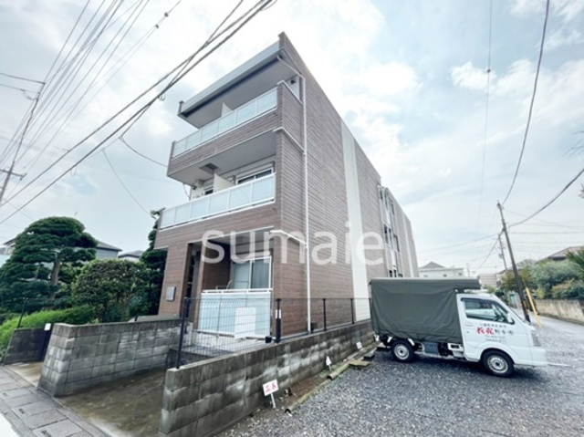 リブリ・イレブンの外観|3階建ての物件です！