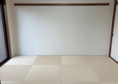 【寝室】 | プラタスガーデンつきみ野 | 寝室でゆっくりと過ごすためにはベッド周りの適度な空間を担保することや窓の位置、照明の明るさ、寝室の広さなどを考える必要があります。自身や家族の構成とライフスタイルに併せて寝室にする部屋を選びましょう！