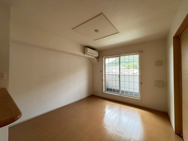 シャン・ド・フルールの居間・リビング