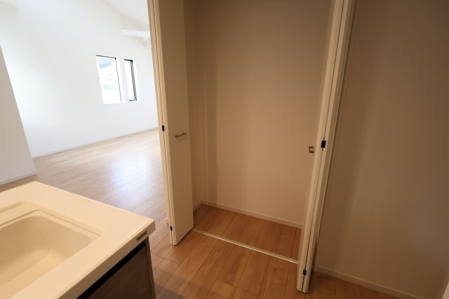 《仲介手数料無料》南区神明２丁目1-11(全1戸)新築一戸建てKEIAI GRACEの収納