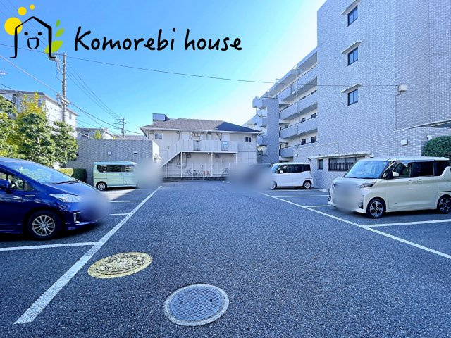 北鴻巣パーク・ホームズの駐車場|駐車場があるので、車を買う予定の方も安心です