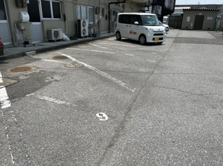 【駐車場】