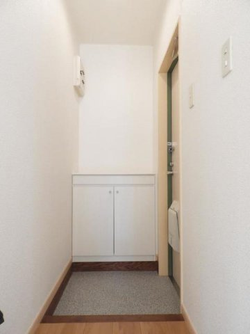 ひまわりＡの玄関|落ち着いた玄関です