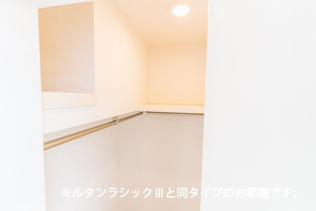 シャンス　トロワの収納|たっぷりとした収納スペースです