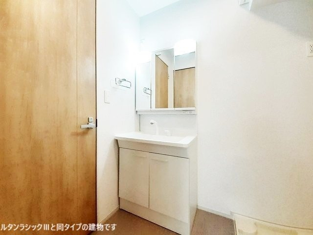 シャンス　トロワの洗面所|スペースが確保できる洗面所です