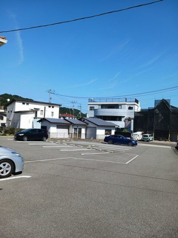 サニーユニゾン　Ａ棟の駐車場|駐車場があります