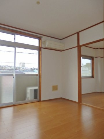 エルディム落合南Ａの居間・リビング|使いやすいリビングです