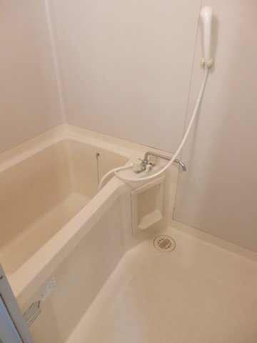 エルディム落合南Ａの浴室|日々の疲れを癒すお風呂付です