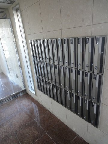 グランジュネッスのエントランス|ゆとりのあるエントランスです