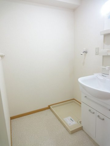 グランジュネッスの洗面所|明るい洗面所です