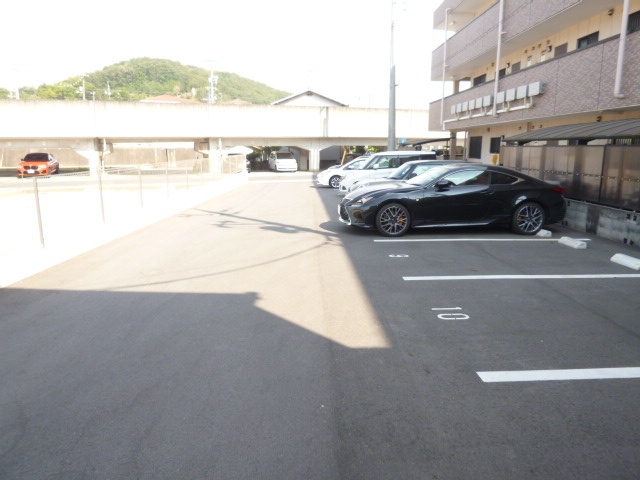 Ｃａｓａ　Ｃｈａｒｍａｎｔの駐車場