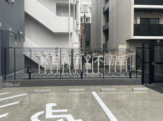 【駐車場】 | 駐車場に車を止められます
