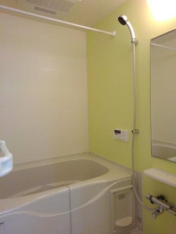 くりの木の浴室