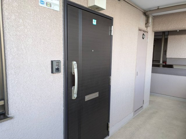 セザール春日部の玄関