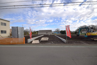 【前面道路含む現地写真】 | 湘南台駅 藤沢市獺郷／建築条件なし４５坪以上　売地４区画-53-3- | 時間の流れも少しゆっくり感じられそうな立地！朝焼けから夕焼けまでゆっくり眺められる、そんな住宅地です☆