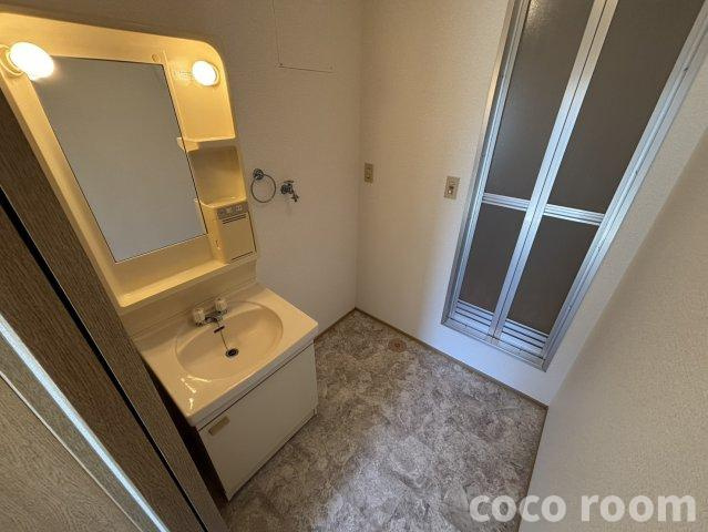 ラヴィの独立洗面台