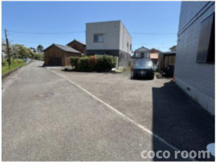 ラヴィの駐車場
