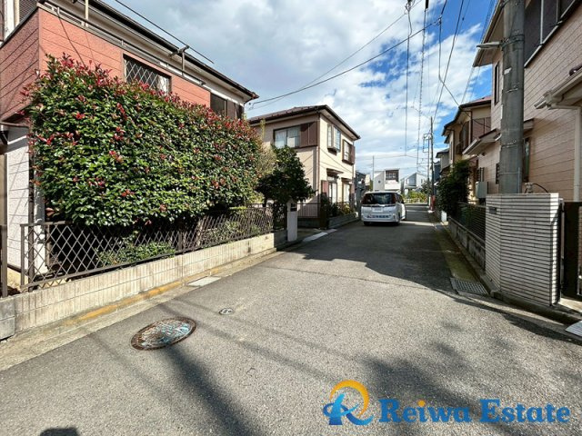 中古戸建　茅ヶ崎市中島の前面道路含む現地写真