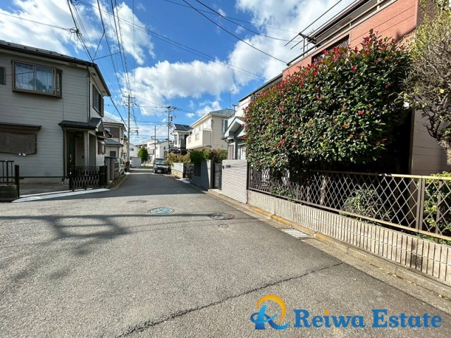 中古戸建　茅ヶ崎市中島の前面道路含む現地写真