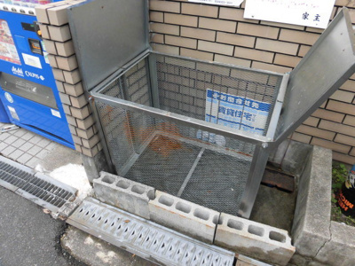 【その他共用部分】 | フルーレ小松 | 敷地内ゴミ置き場です