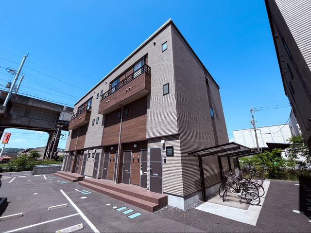 アシンプトートA棟の外観
