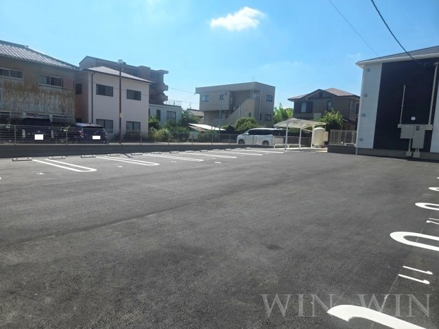 エスターテの駐車場