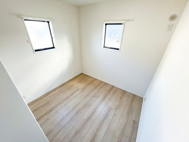三重郡川越町大字南福崎《6号棟》の洋室