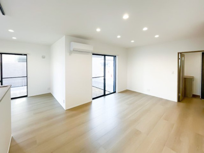 【居間・リビング】 | 三重郡川越町大字南福崎《7号棟》