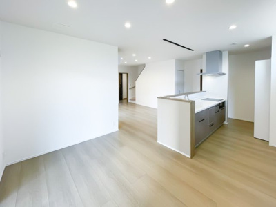 【居間・リビング】 | 三重郡川越町大字南福崎《7号棟》