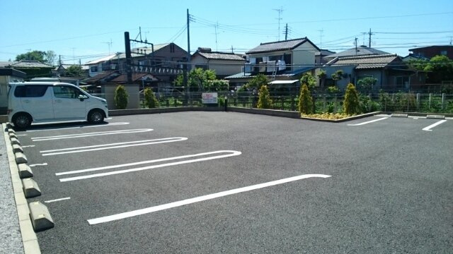 シャンドゥ　フルールⅣの駐車場