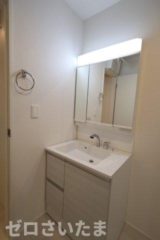 《仲介手数料無料》見沼区大和田町２丁目775新築一戸建てグラファーレの独立洗面台